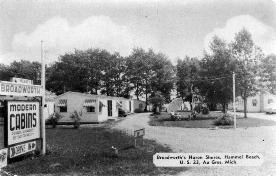Broadworths Huron Shores - Vintasge Postcard